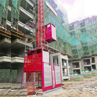 最新建筑施工電梯，技術(shù)革新與效率提升的關(guān)鍵角色，技術(shù)革新助力效率提升，最新建筑施工電梯的關(guān)鍵角色