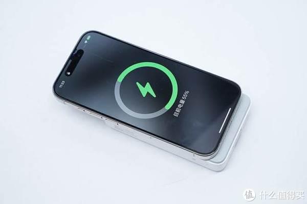 蘋果手機(jī)最新充電寶，高效、便捷與時(shí)尚的完美結(jié)合，蘋果手機(jī)最新充電寶，高效便捷與時(shí)尚的無(wú)縫融合