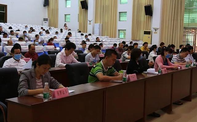 瓊中黎族苗族自治縣初中最新人事任命及其深遠(yuǎn)影響，瓊中黎族苗族自治縣初中人事任命及其深遠(yuǎn)影響力影響